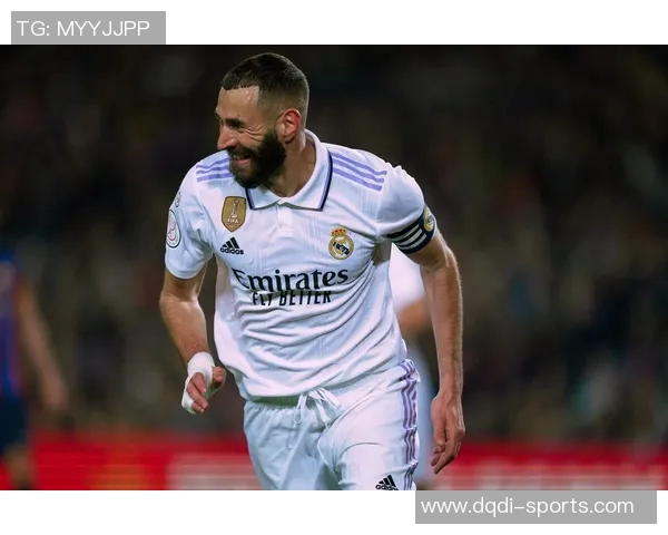 阿森纳在国王杯中大胜拜仁上演帽子戏法引发全场狂欢